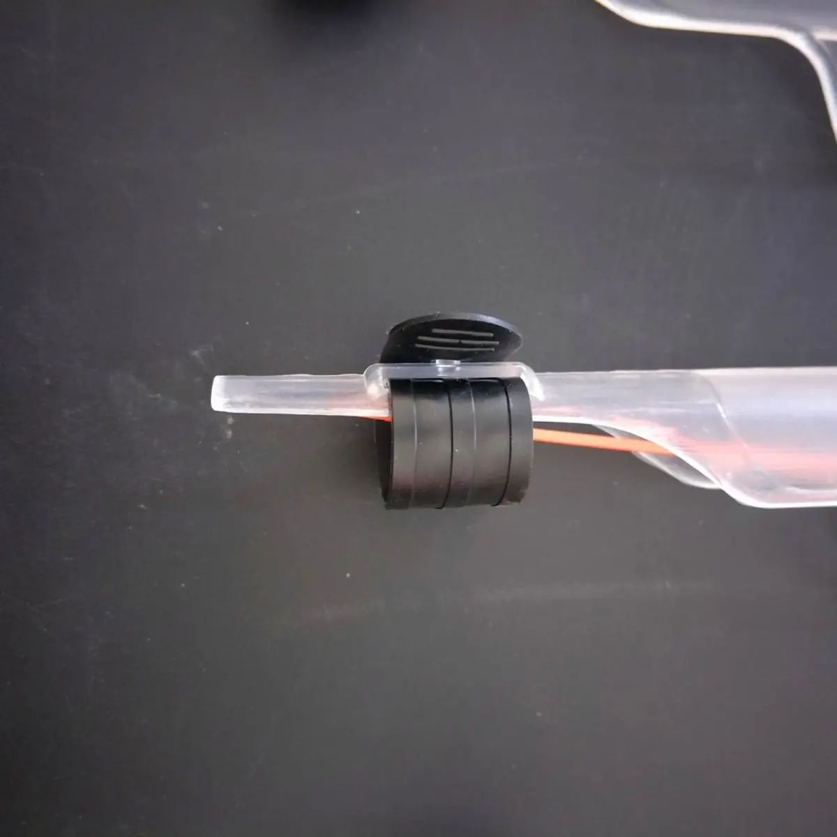 ガイド固定部詳細