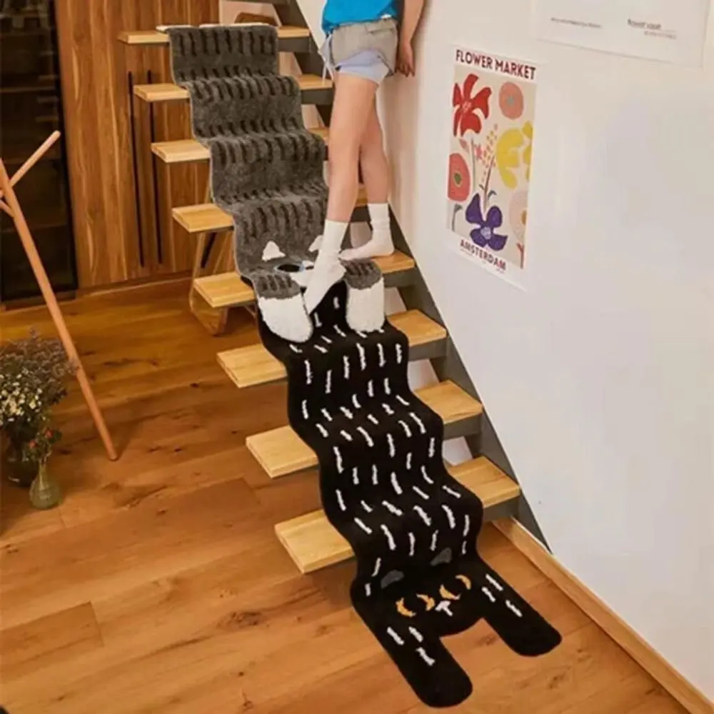 猫型キッチンマット 階段に敷いたイメージ