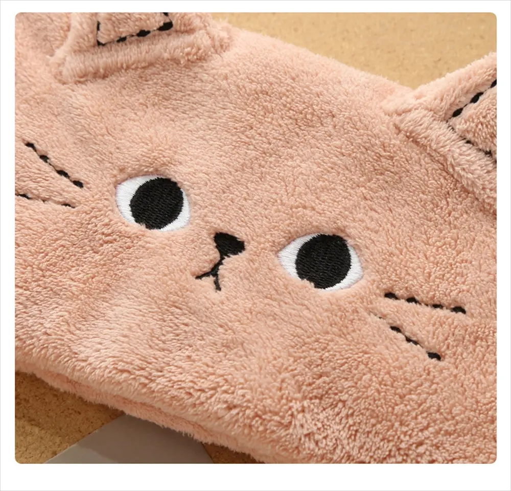 猫耳の刺繍ディテールアップ