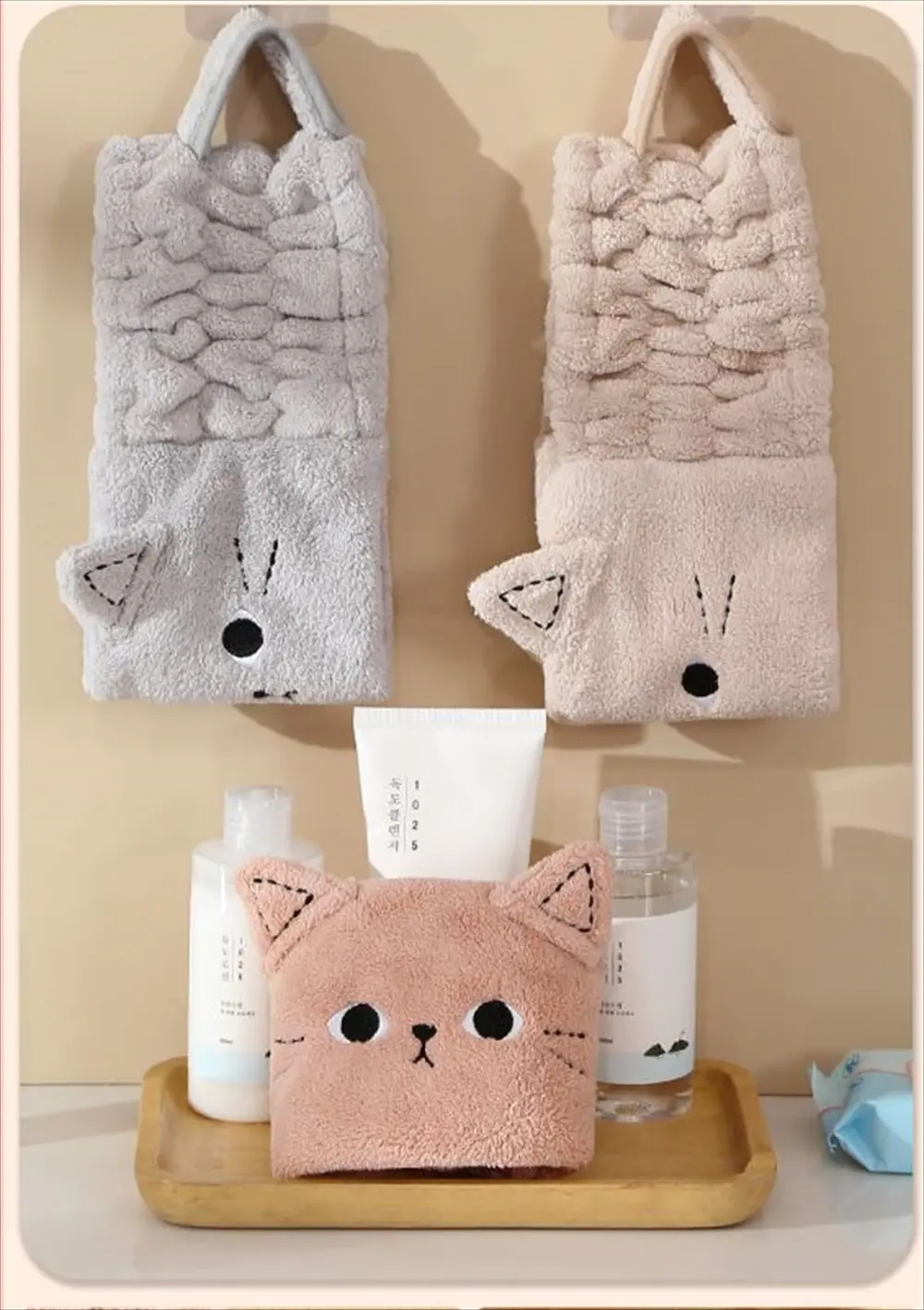 猫耳フェイスバンドを着用している様子