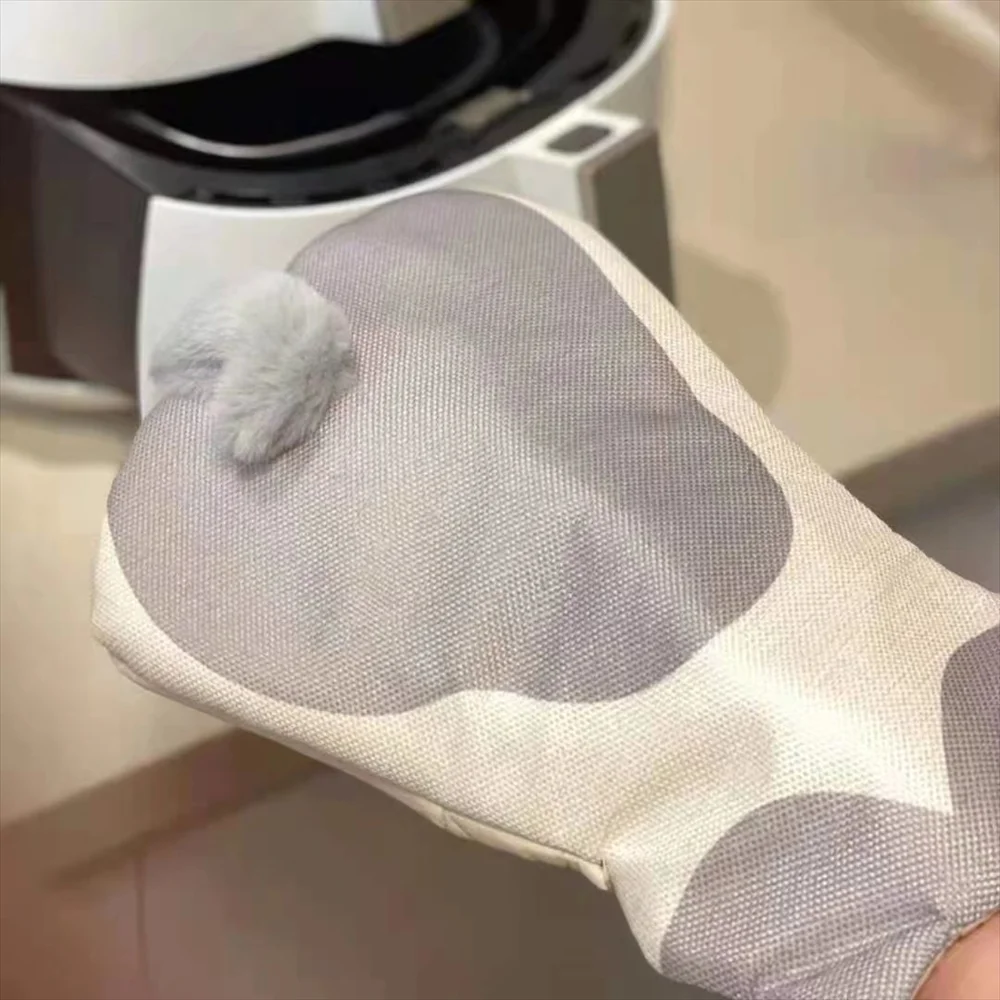 3色並んだ猫ミトン