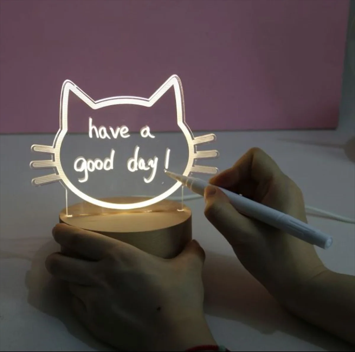 ウォームホワイト点灯・メッセージ書き込み中