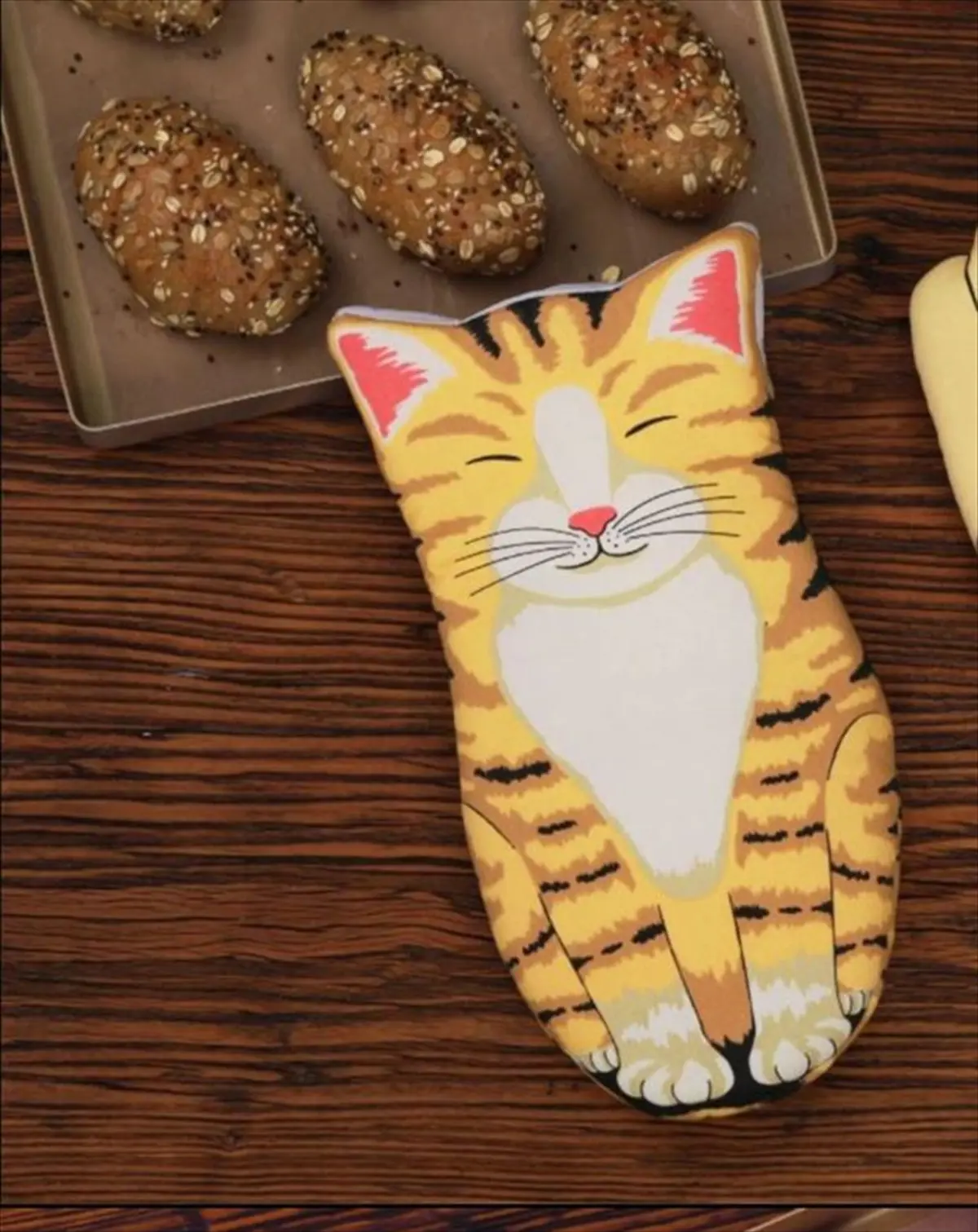 茶トラ猫デザインのオーブンミトン 全体像