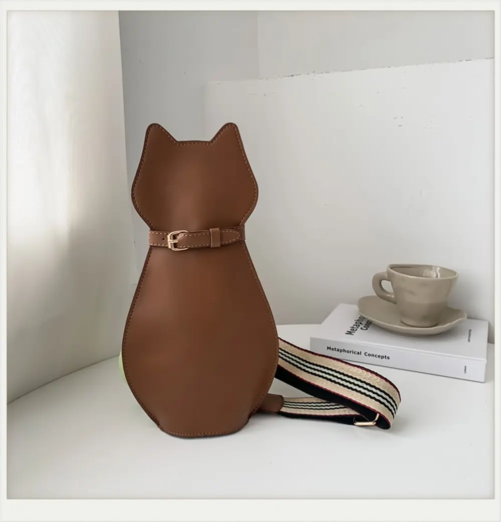 猫型ショルダーバッグ ブラウン 後ろ姿