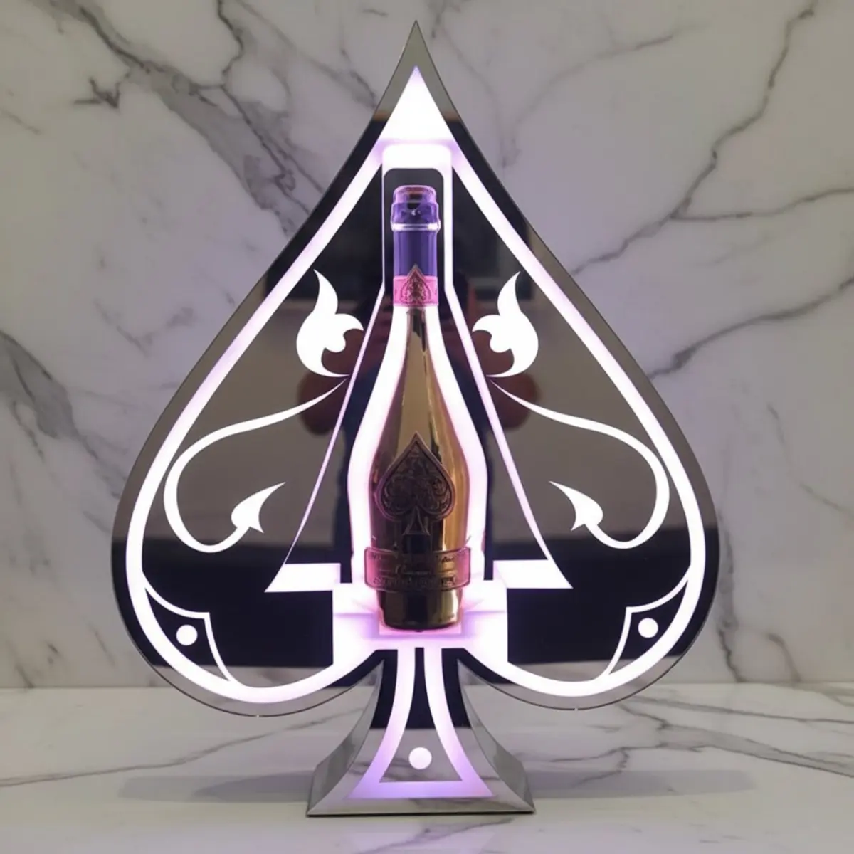 アルマンドタワー互換LED光るボトルケース 正面