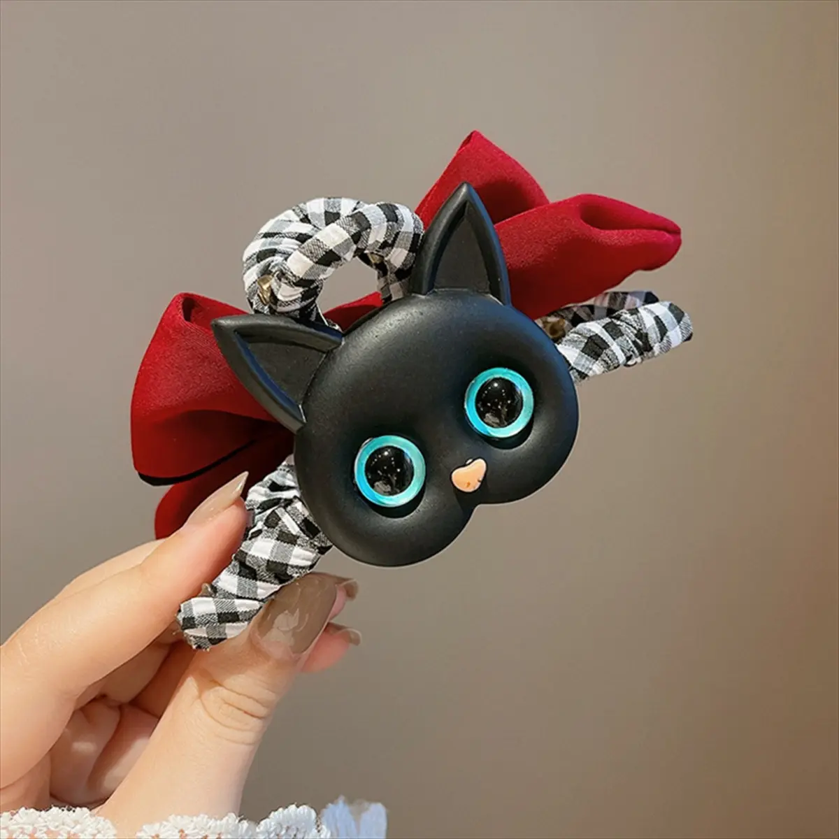 猫モチーフヘアクリップ ブラック×レッド