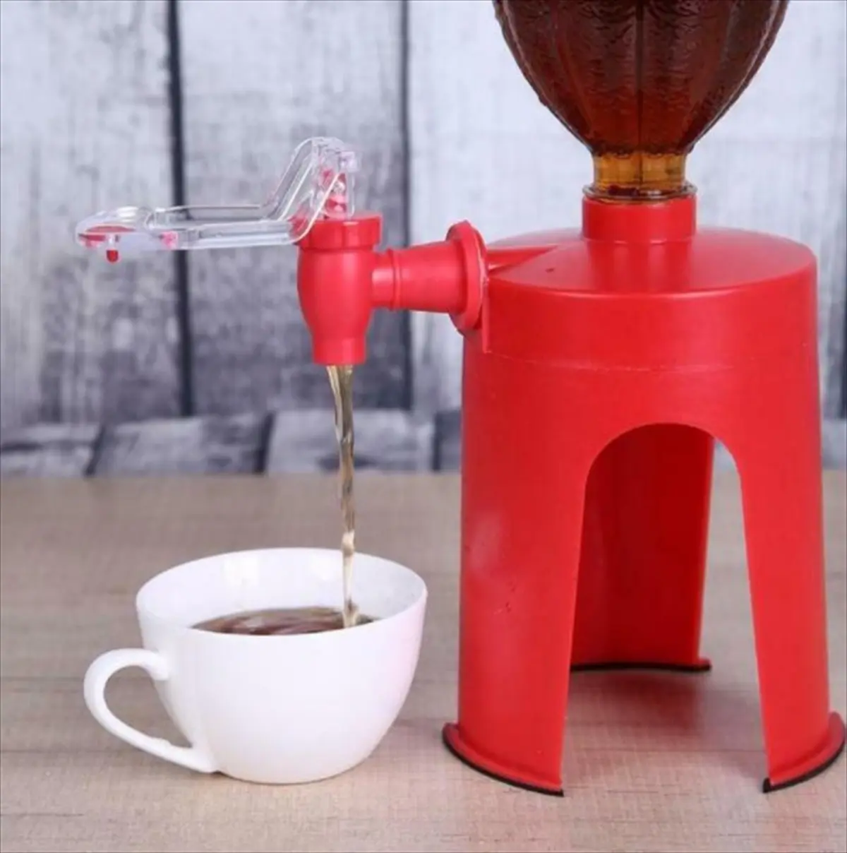 ドリンクディスペンサー使用イメージ