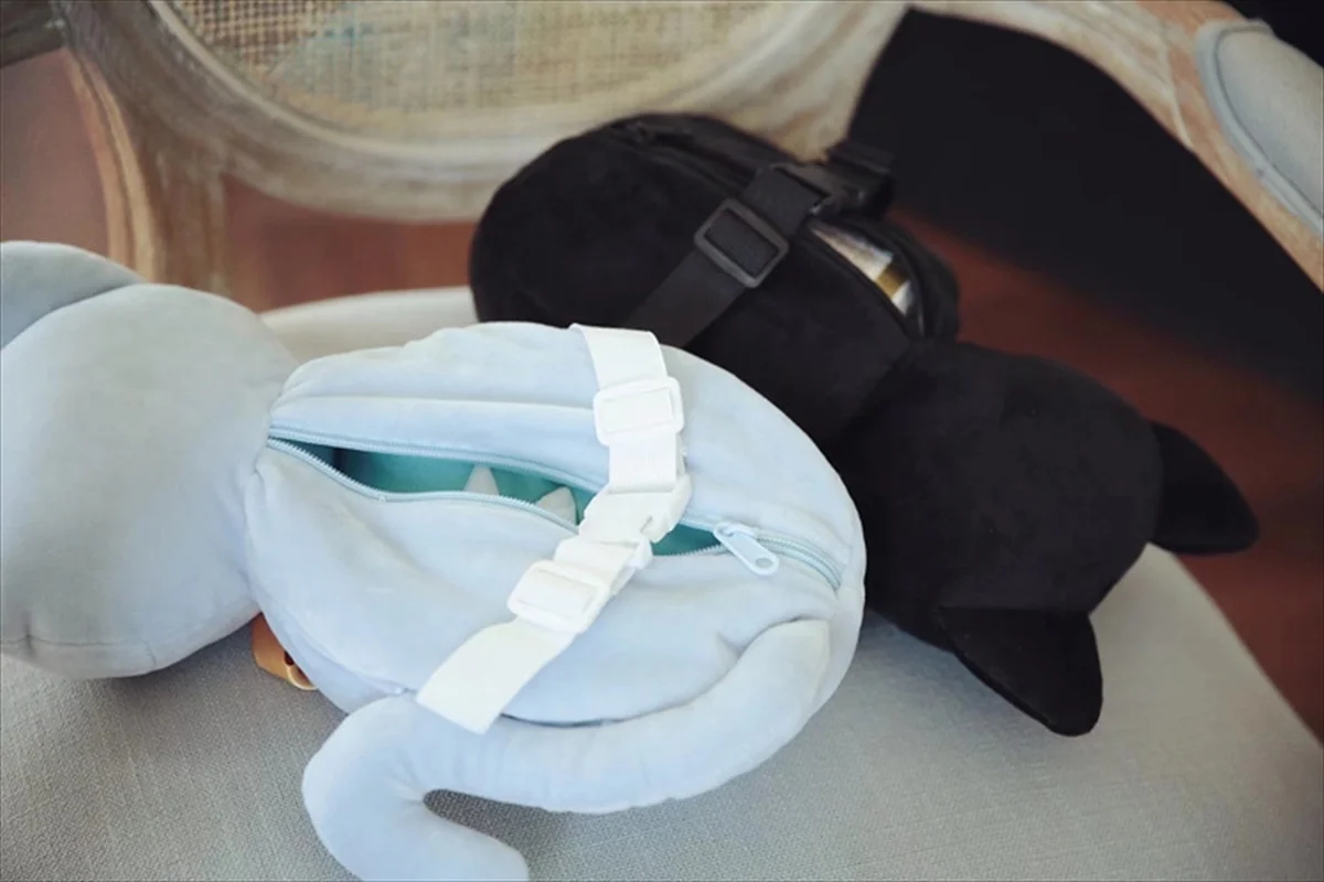 猫型ティッシュケース バンド取り付け部分のクローズアップ