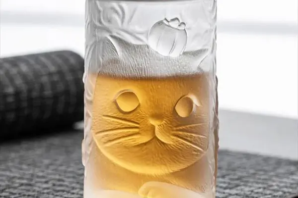 【猫グラス】フロストガラス製ネコのコップで毎日のティータイムをもっとかわいく｜プレゼントにもおすすめ