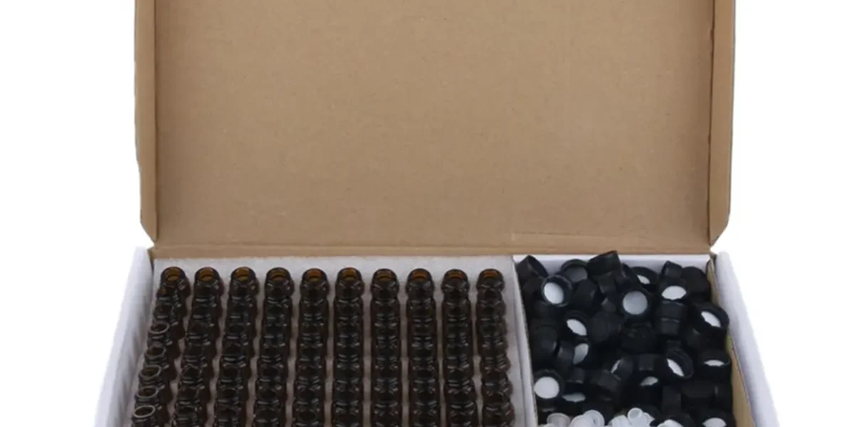 アロマオイル遮光瓶100個セットが2,999円｜3mlガラスボトル小分け容器でエッセンシャルオイルの整理・収納に