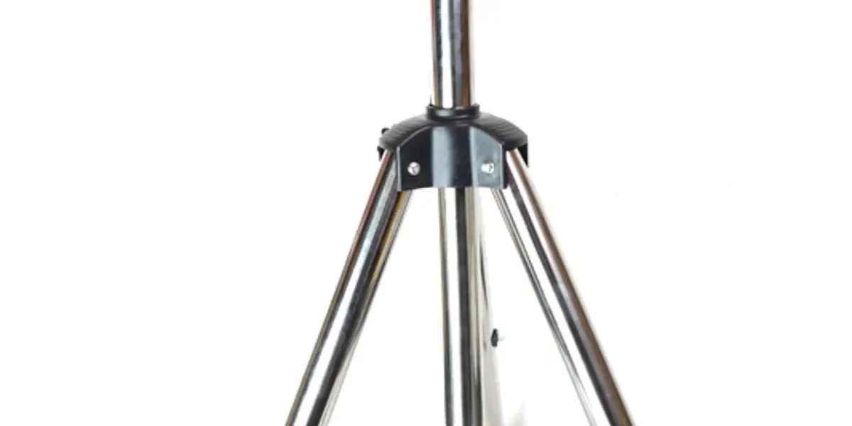 【4,980円】自立式スタンドクランプがやや訳あり特価｜美容師・美容学生のカットウィッグ練習に最適な三脚タイプ