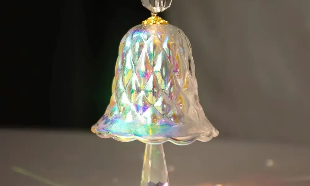 光と癒しを空間に取り入れる「クリスタルベル型サンキャッチャー」の魅力と選び方