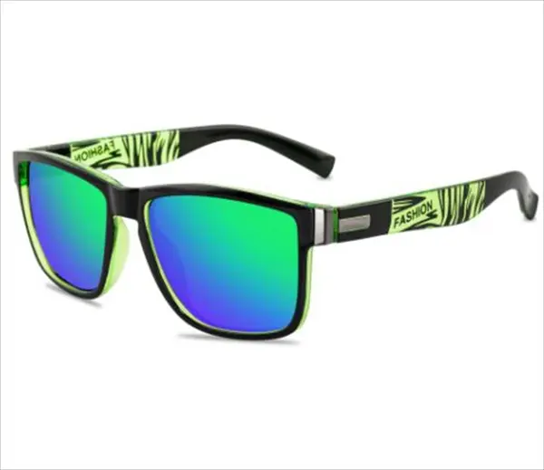 【2026年版】アウトドア・スポーツに最適な偏光サングラス｜6色展開のスクエアデザインで快適な視界を実現