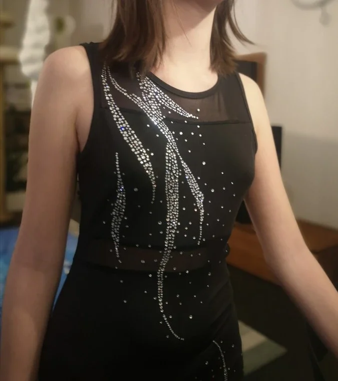 ラインストーン装飾のダンス衣装 着用例