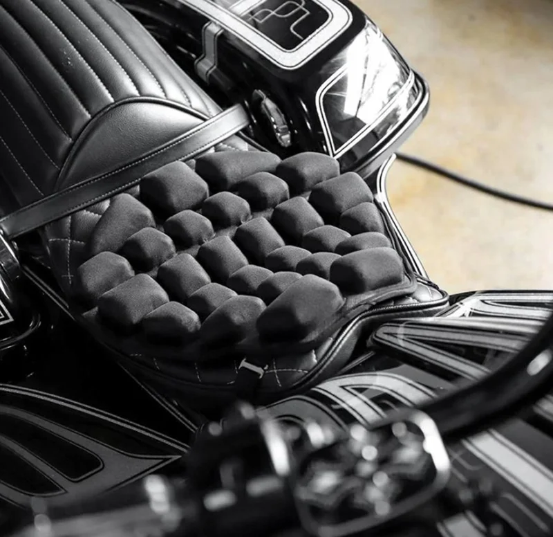 バイクシート上のエアクッション