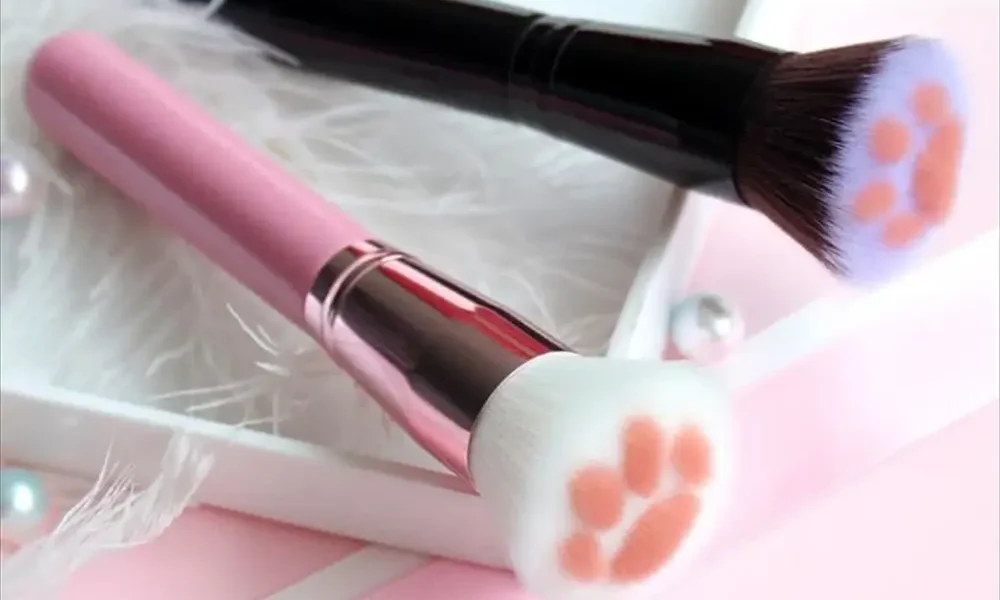 猫の肉球デザインのファンデーションブラシが話題！使い心地・特徴・価格を徹底解説