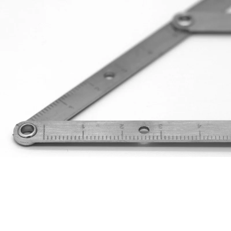 アイブロウ定規 目盛り部分クローズアップ