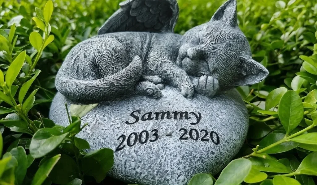 名入れ猫メモリアルストーン｜天使の翼ハート型レーザー刻印ペットのお墓・供養オーダーメイド