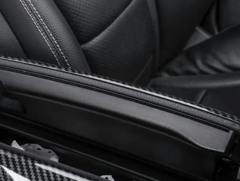 両面テープで貼り付けるだけの簡単装着