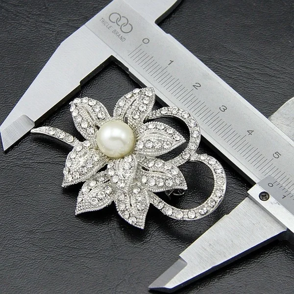 フラワーブローチ 全体