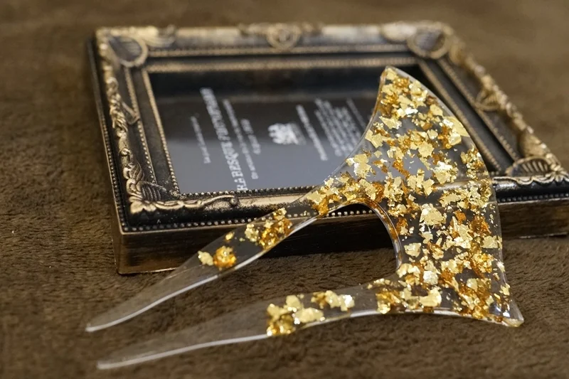 シルバーバチ型かんざし ラベルカット シルバーと表記あり