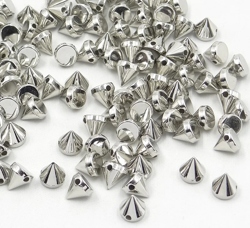 円錐スタッズ シルバーカラー