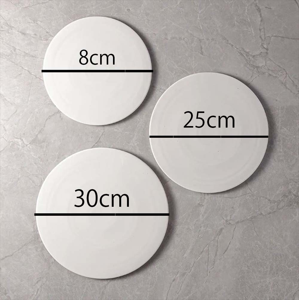 白い丸皿 テーブルコーディネート