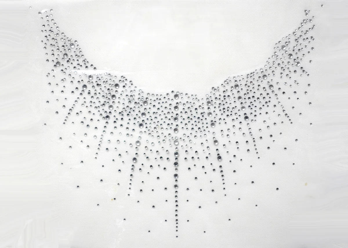 ホットフィックス ラインストーン シート 襟元デザイン