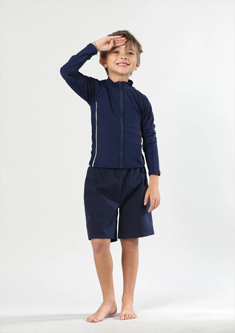 キッズラッシュガードセット ネイビー 正面着用イメージ