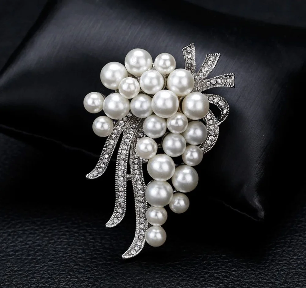 パールブローチ(コサージュ)シルバー 大粒パール×ラインストーン