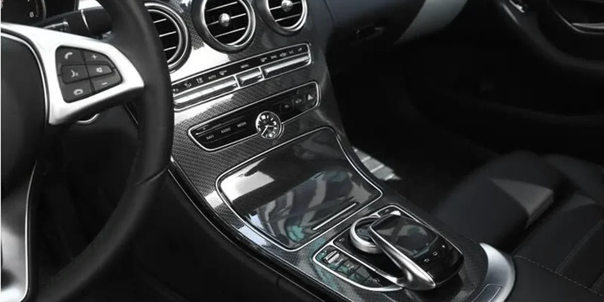 ベンツ センターコンソール カーボン調カバー後付けレビュー｜Cクラス・GLCクラス対応