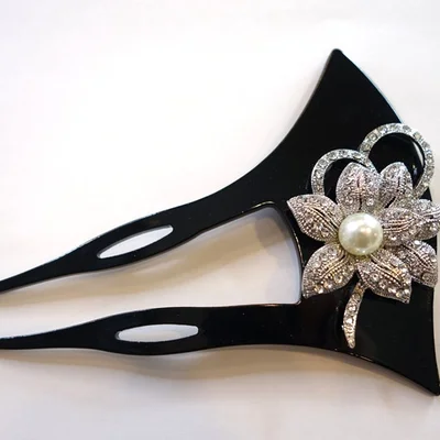 ばち型かんざし パール×花 成人式・結婚式・浴衣に映える和装ヘアアクセサリー