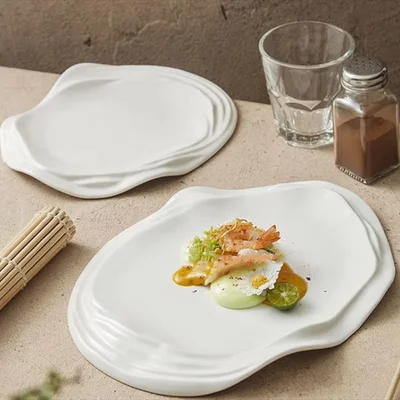 波型ホワイトプレート｜有機的フォルムが美しいセラミック皿 全3サイズ