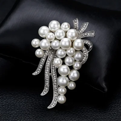 パールブローチ（コサージュ）大粒フェイクパール×ラインストーン｜フォーマル・入学式・結婚式に