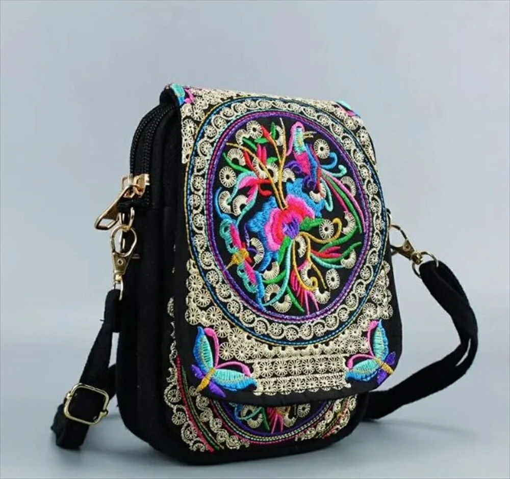 刺繍バッグ コンパクト 斜めがけ お出かけ
