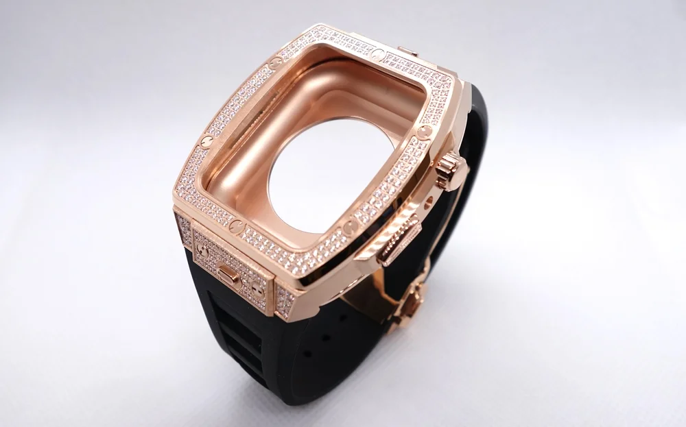 Apple Watch ダイヤ風ベゼルカバー ブラックベルト装着例（真上アングル）