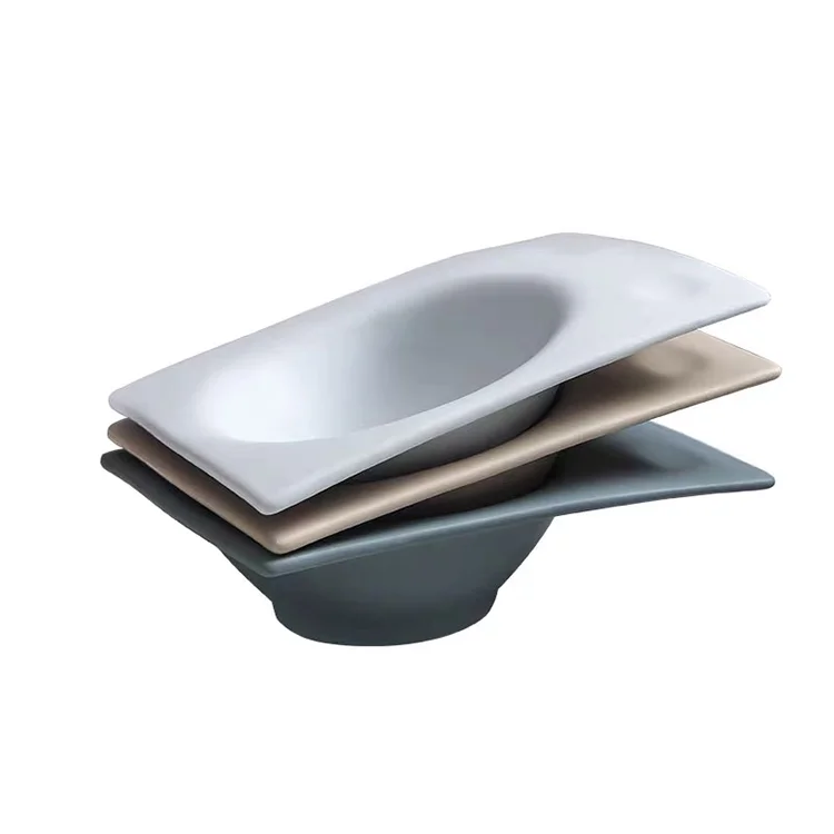 3色のプレートを斜めから見た製品写真