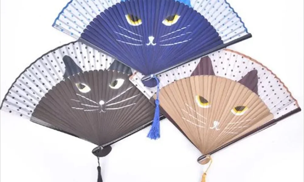 夏の和雑貨3選｜猫顔扇子・招き猫ブレスレット・かんざしで夏の和スタイルを楽しもう